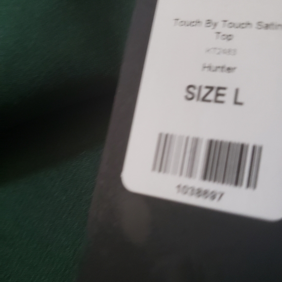 NWT Women Hunter Green Deep Scoop Top - Picture 2 of 3